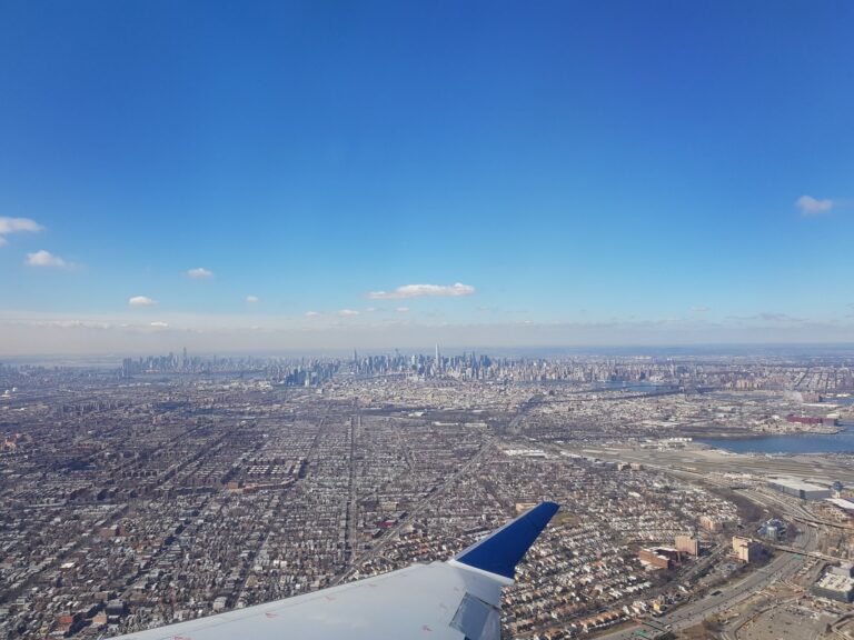 New York Skyline Plane